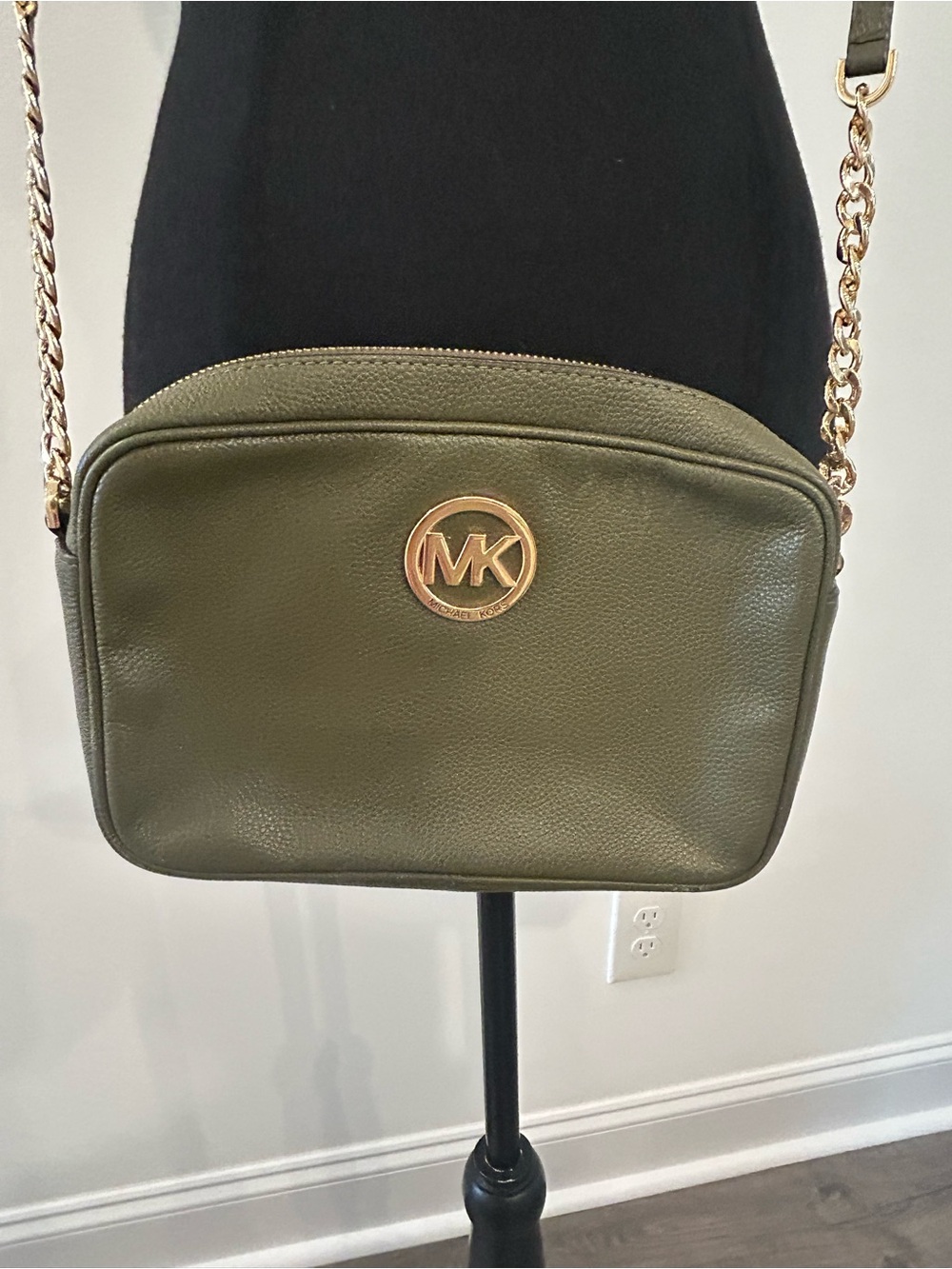 Michael Kors Olive Green Leather Crossbody Gold Chain Round MK